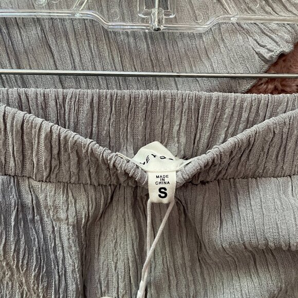 Grey Plisse Maternity Short Set - Picture 4 of 7